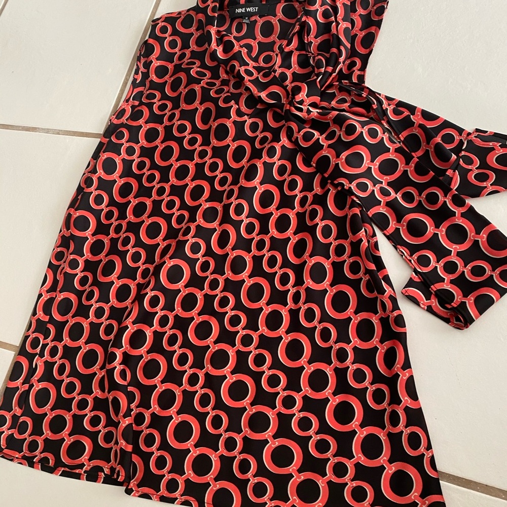 Nine West sleeveless top